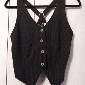 Vest with suspenders not tag